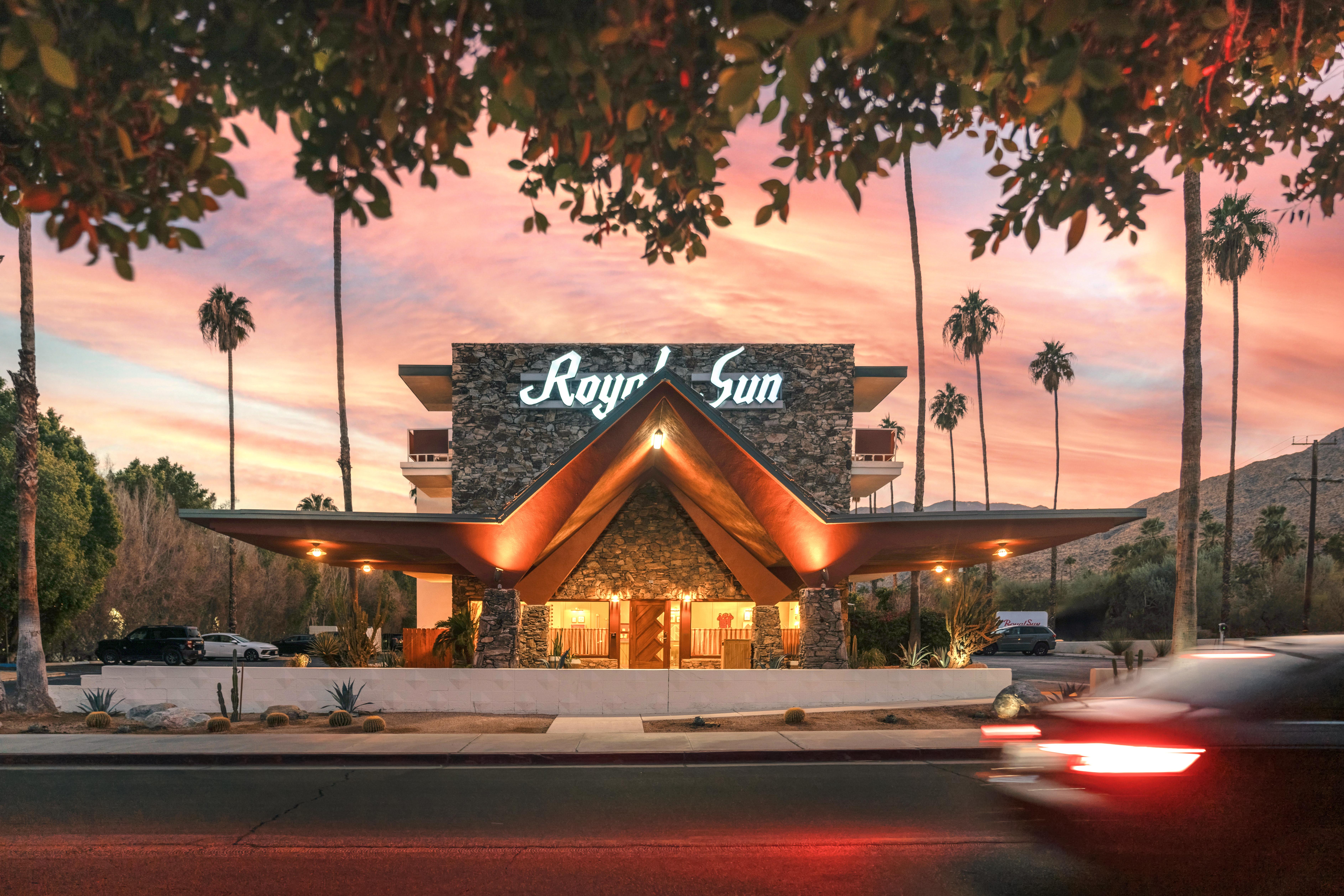 Royal Sun Palm Springs Hotel Bagian luar foto